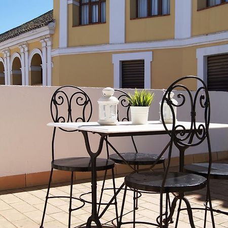 Apartamentos Turisticos La Encarnacion Seville Exterior photo