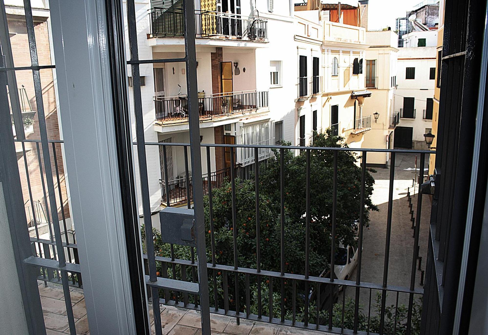 Apartamentos Turisticos La Encarnacion Seville Exterior photo