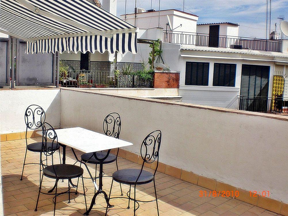 Apartamentos Turisticos La Encarnacion Seville Exterior photo